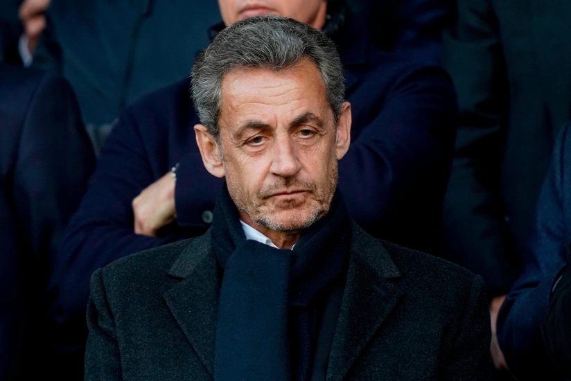 Sarkozi 3 il müddətinə azadlıqdan məhrum edilib