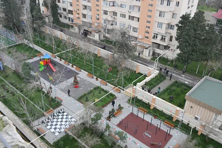 Bakıda növbəti yenilənmiş həyətlər istifadəyə verilib
