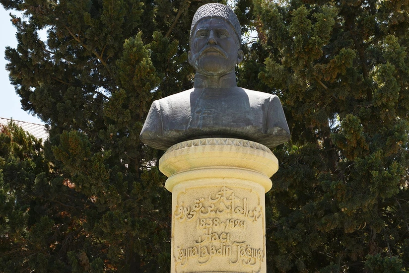 Tomb of Haji Zeynalabdin Tagiyev - PHOTOS