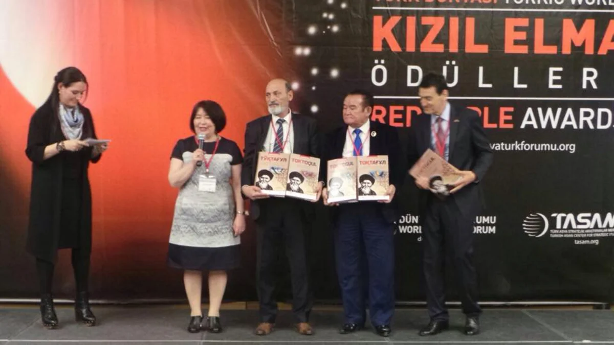 İki azərbaycanlı Qızıl alma mükafatına layiq görülüb