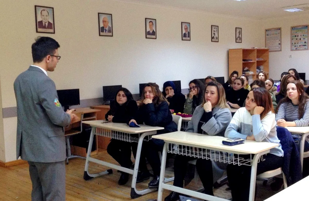 İbtidai sinif şagirdlərinin valideynləri üçün təlimlər təşkil olunur