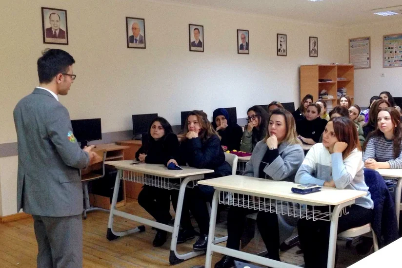İbtidai sinif şagirdlərinin valideynləri üçün təlimlər təşkil olunur