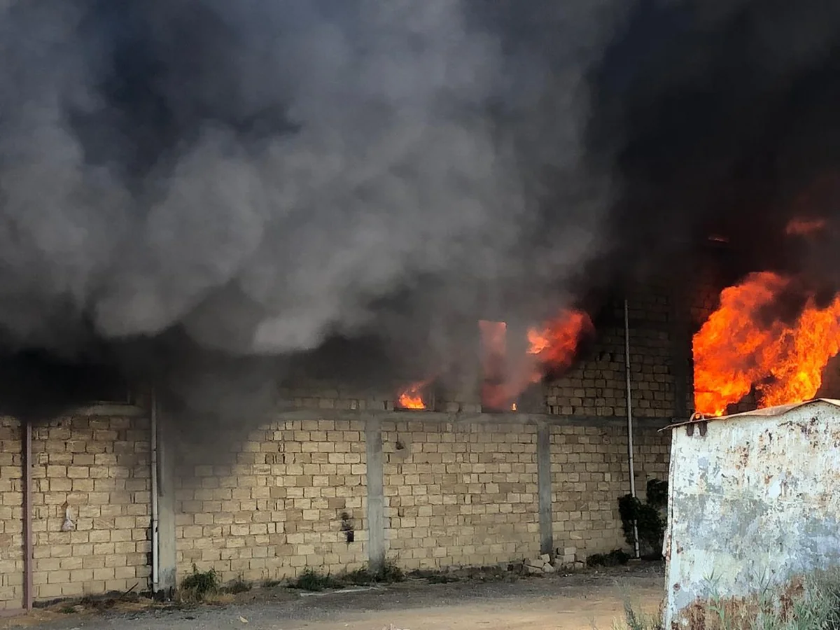 Sumqayıtda mebel sexi yanır - FOTO - VİDEO