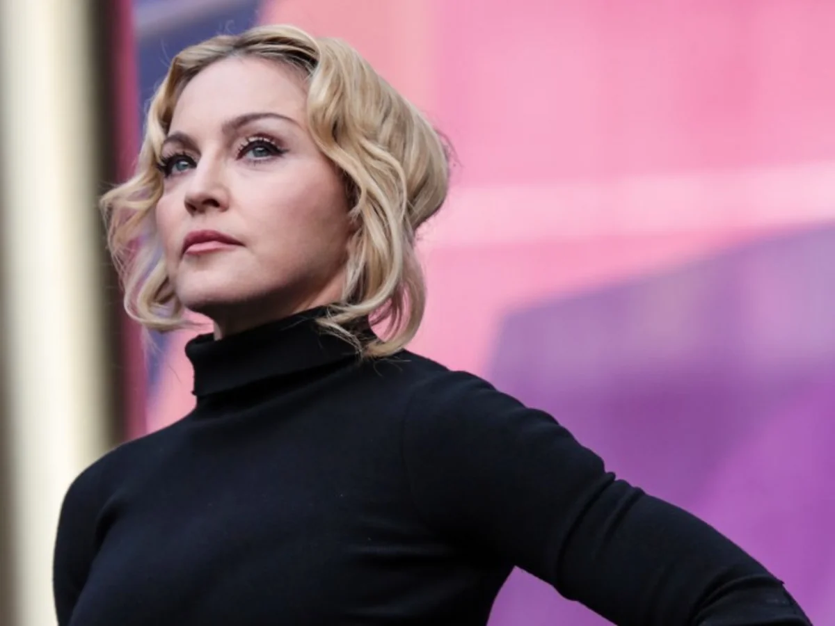 Madonna İlin qadını seçilib