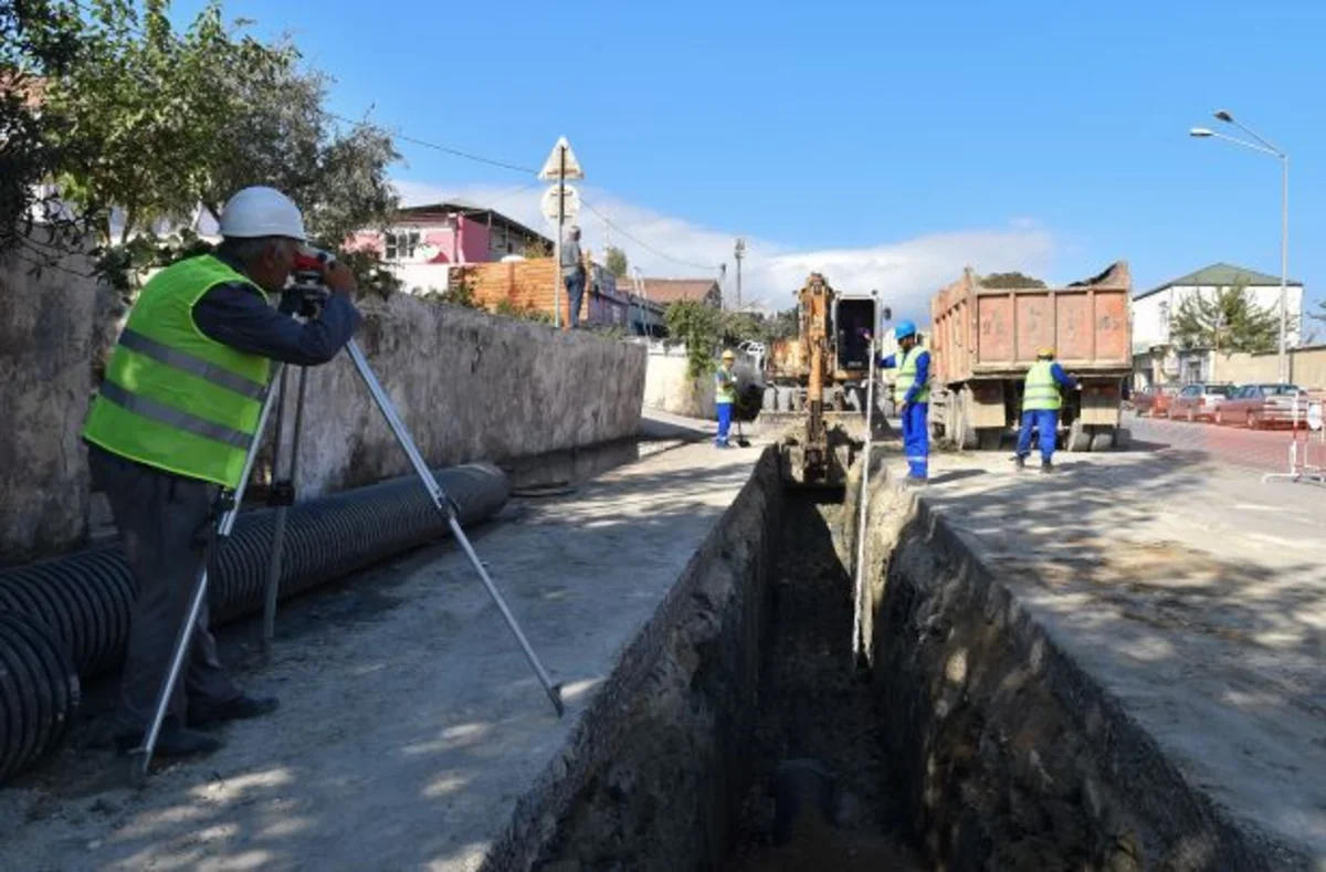 Bakının 20-ci sahə yaşayış massivində içməli su və kanalizasiya layihələri icra olunur