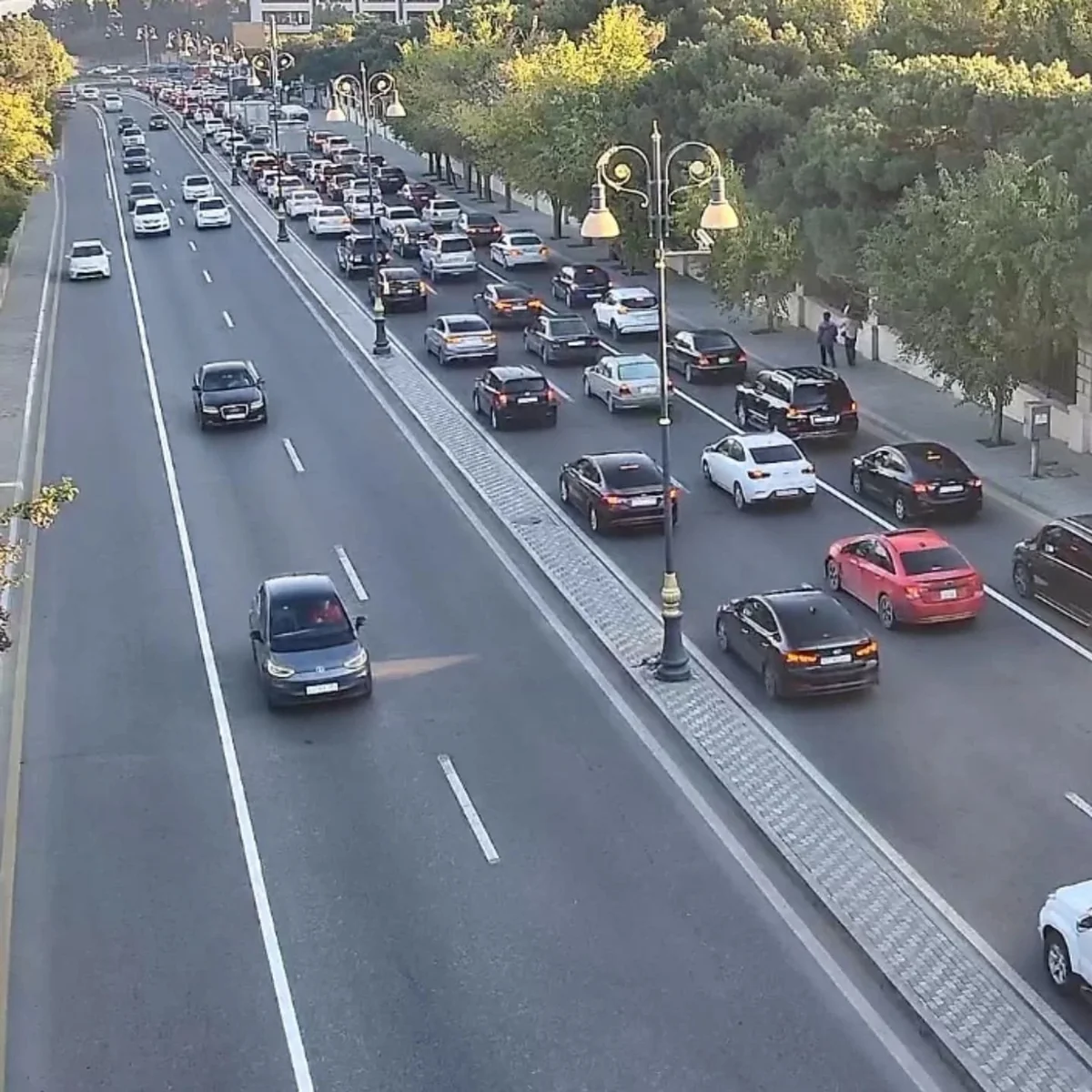 Bakının bir sıra yollarında tıxac var - SİYAHI