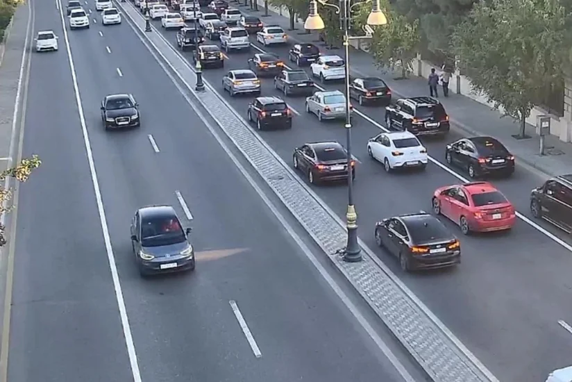 Bakının bir sıra yollarında tıxac var - SİYAHI