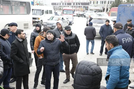 FHN əməkdaşları Binədə qanunsuz tikilmiş obyekti sökür - YENİLƏNİB