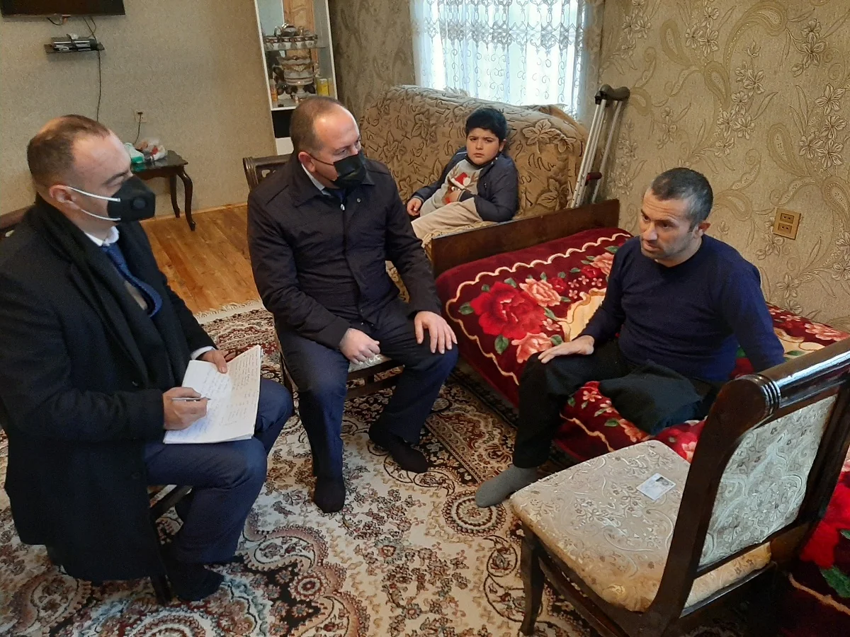 Erməni terroru nəticəsində ağır xəsarət alan şəxsə sosial dəstək göstərilir
