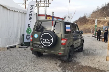 По дороге Ханкенди-Лачын беспрепятственно проехали 30 автомобилей российских миротворцев