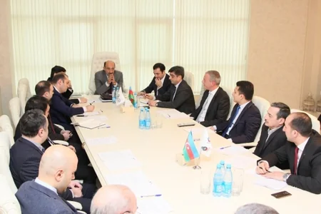 Əbülfəs Qarayev Azərbaycan turizm sənayesinin nümayəndələri ilə görüşüb