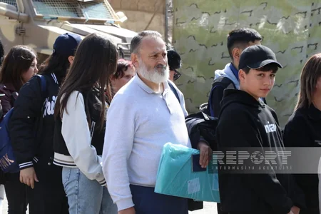 People of Armenian origin freely pass through Lachin border checkpoint 