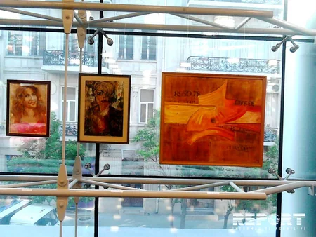 Gənc Tamaşaçılar Teatrında Qohumlar tamaşasının premyerası keçirilib