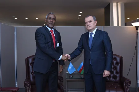 Ceyhun Bayramov Monqolustan, Suriya və Somalinin XİN başçıları ilə görüşüb