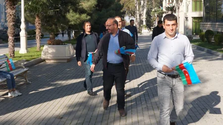 Parlament jurnalistləri cəbhə bölgəsində bayraq aksiyası keçiriblər - FOTOREPORTAJ