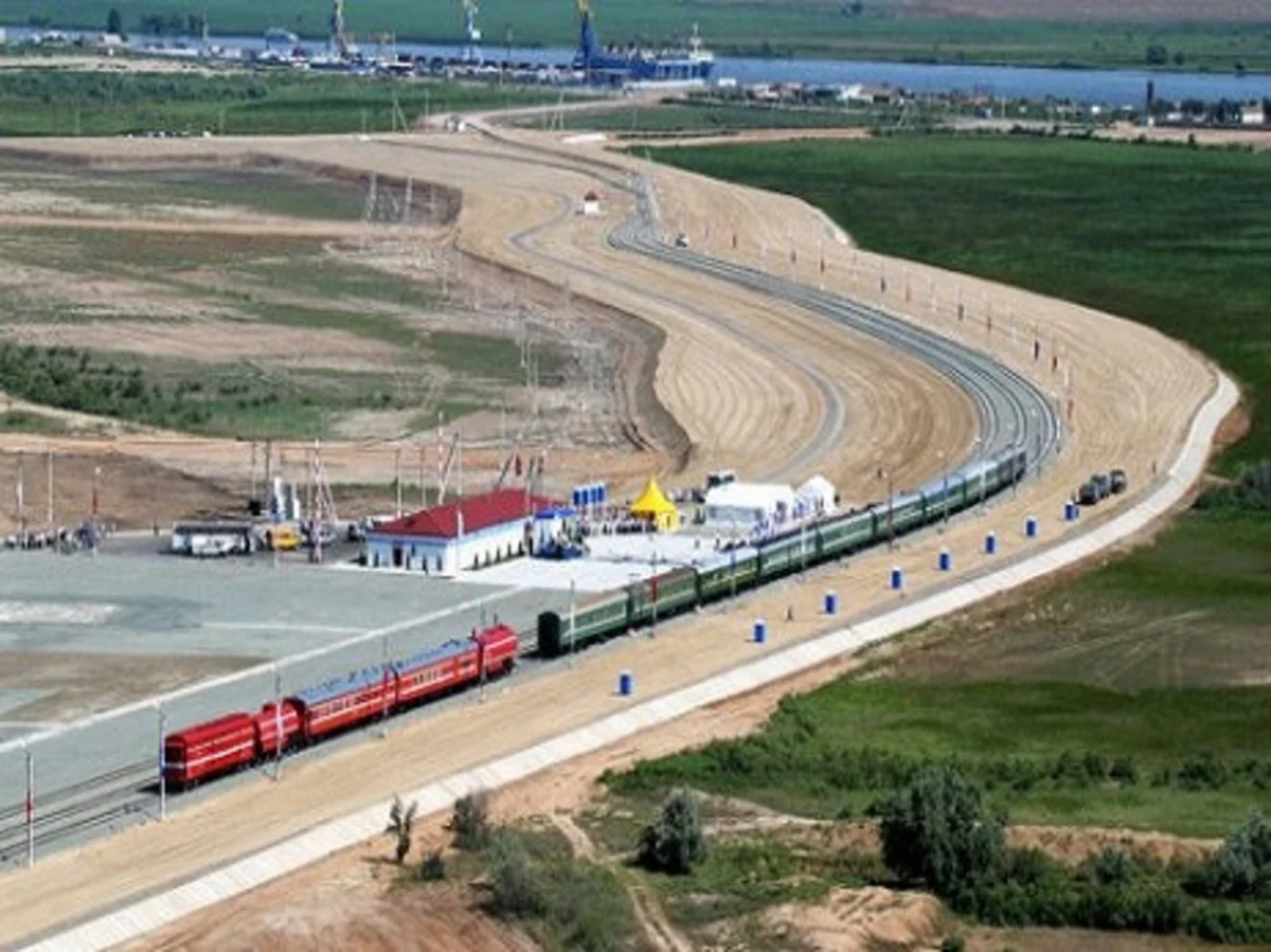 Fransanın nüfuzlu qəzetində Azərbaycanın tranzit imkanları barədə məqalə dərc olunub