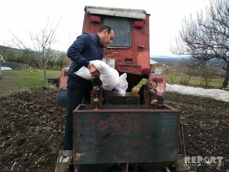 Azərbaycanda 20-dən çox fəhlənin işini görən texnika ixtira edilib - FOTO - VİDEO