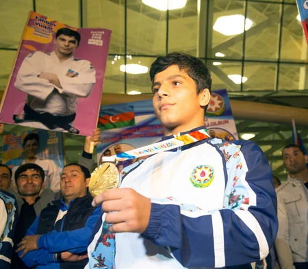 Olimpiadada iştirak etmiş Azərbaycan idmançıları Bakıya qayıdıblar - FOTO