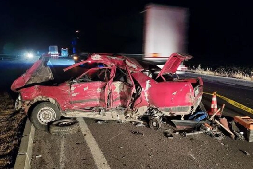 Bus collides with passenger car in Türkiye, 2 dead
