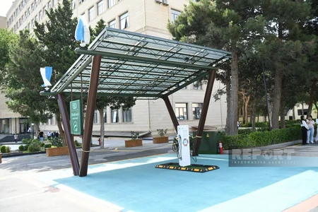BDU-nun ərazisində ekoloji təmiz enerji doldurma məntəqəsinin açılışı olub