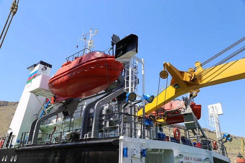 Azərbaycan Xəzər Dəniz Gəmiçiliyinin 40 tonluq gəmisi təmirdən çıxıb