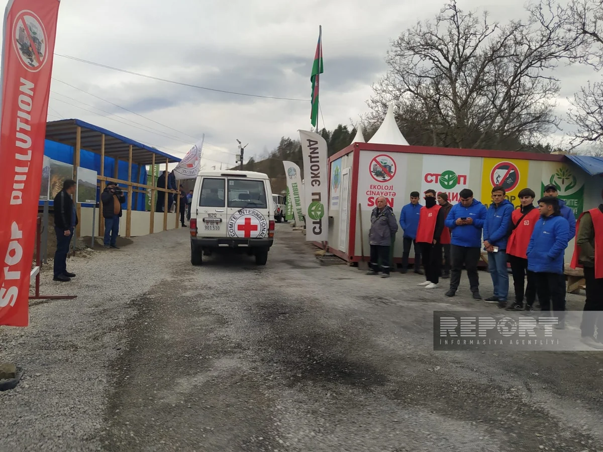 ICRC vehicles move freely from Khankandi to Lachin