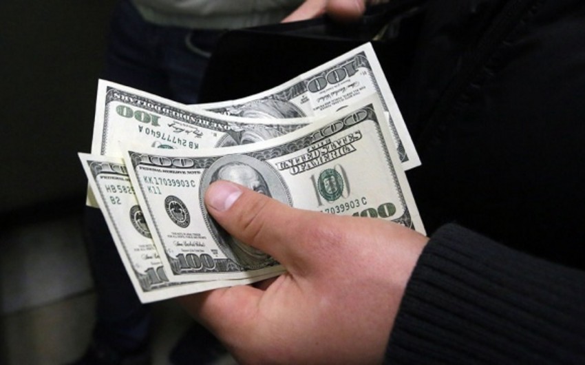 AMB: Bazar ertəsi dolların rəsmi məzənnəsi 1,6151 manat olacaq