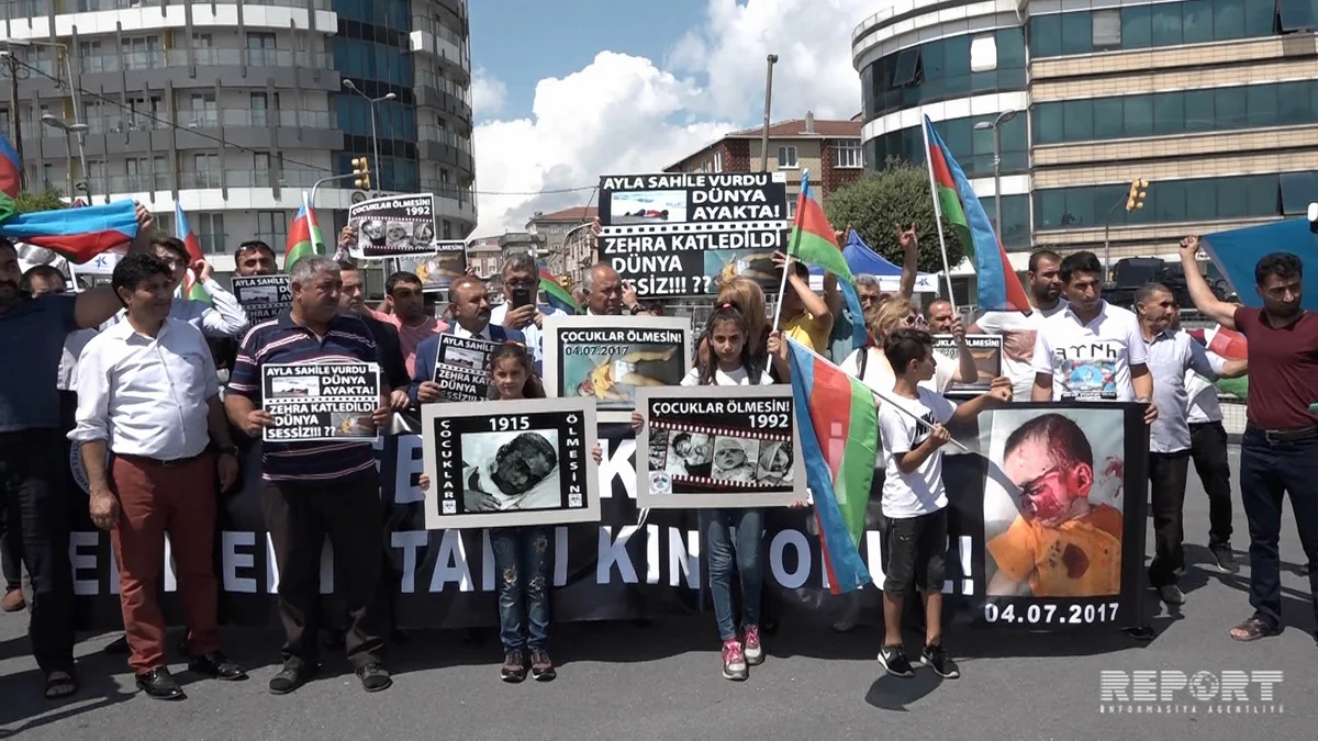 İstanbulda Ermənistanın Alıxanlıda törətdiyi vəhşiliyə qarşı etiraz aksiyası keçirilib - FOTO