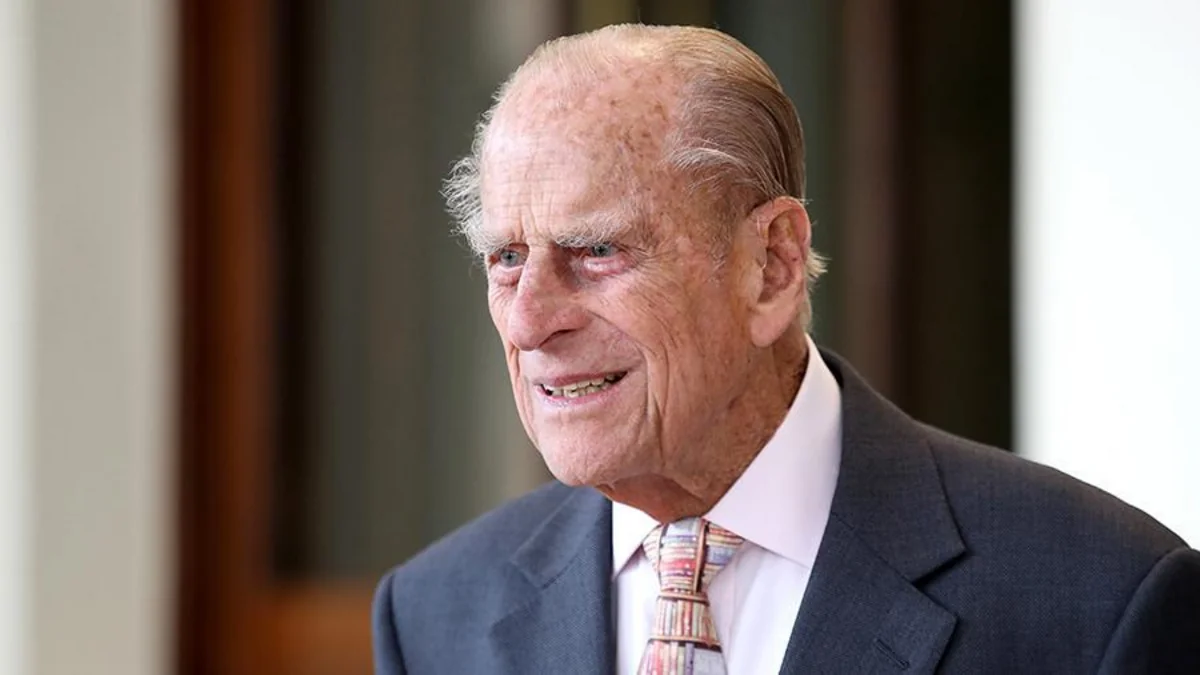 Şahzadə Filip İngiltərədə yol qəzasına düşüb - VİDEO - FOTO