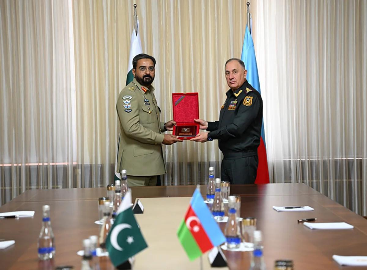 Azerbaijan, Pakistan hold discussion on military cooperation