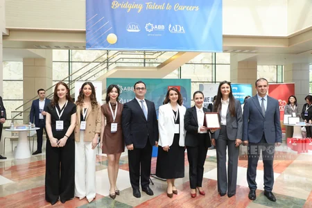 ADA Universitetinin 13-cü Karyera Sərgisi baş tutub - YENİLƏNİB