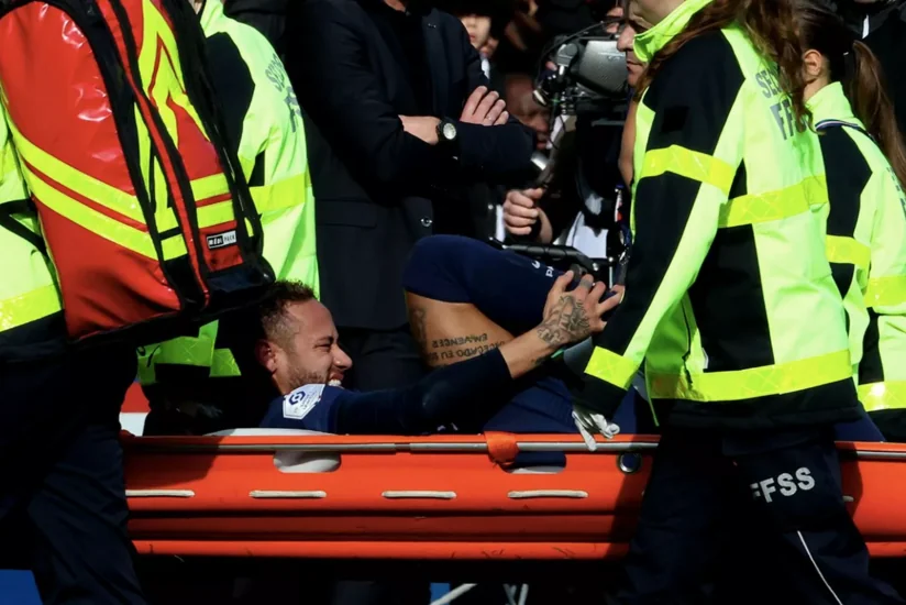 Neymar dörd həftəlik sıradan çıxıb