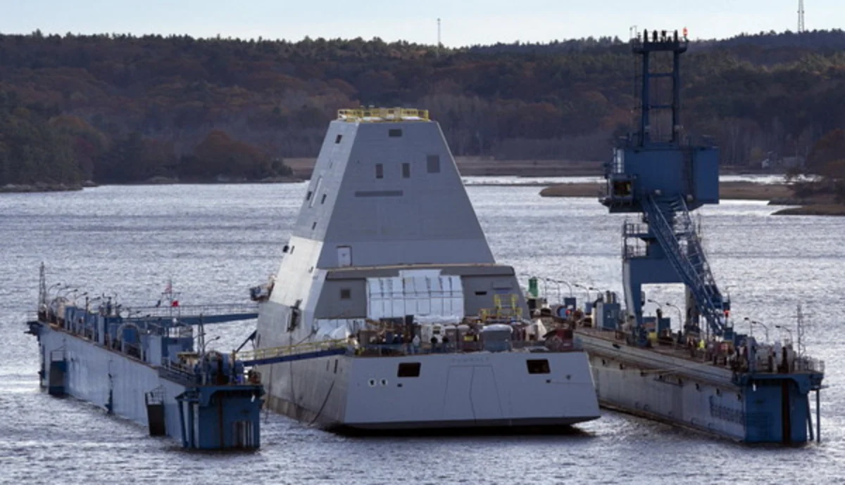 ВМС США испытали крупнейший эскадренный миноносец