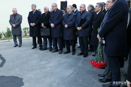 Bakıda Nikolay Baybakovun büstü açılıb