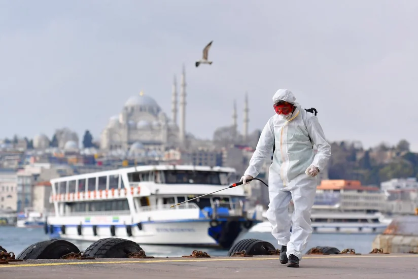 Türkiyədə koronavirusa yoluxanlar üçün karantin müddəti aşağı salınıb