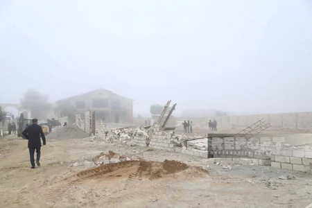 Bakıda dövlət qurumu dənizkənarı ərazidə qanunsuz tikilinin qarşısını alıb