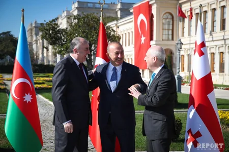 İstanbulda Türkiyə, Azərbaycan və Gürcüstan XİN başçılarının üçtərəfli görüşü keçirilib - FOTO