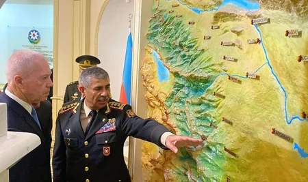 Azerbaijani, Israeli defense ministers discuss expanding security ties