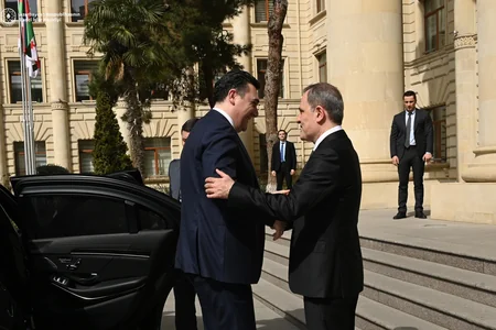 Ceyhun Bayramov gürcüstanlı həmkarı ilə postmünaqişə dövründəki regional vəziyyəti müzakirə edib