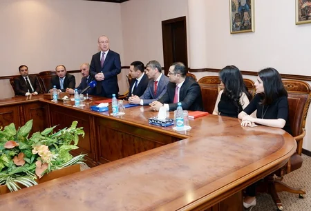 Azər Əliyev pauerliftinq üzrə paralimpiya milli komandasının üzvləri ilə görüşüb