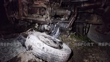 Kürdəmirdə mikroavtobus “KamAZla toqquşub, ölənlər və yaralananlar var