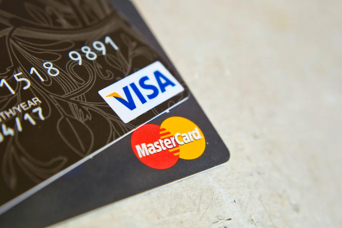Foreigners more than quadruple transactions via bank cards in Azerbaijan