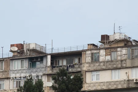 Binaların üstündəki su çənlərinin aqibəti necə olacaq? - ARAŞDIRMA