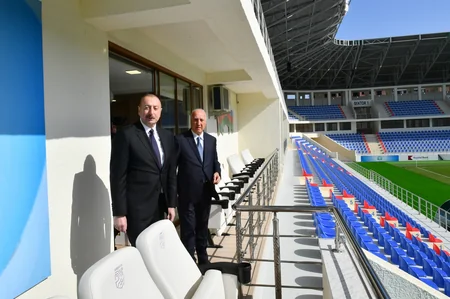 Prezident Sumqayıt şəhər stadionunda yaradılan şəraitlə tanış olub