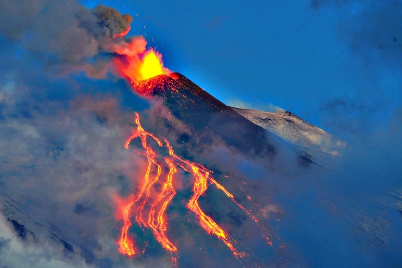 Sicily airport reports potential delays in flights over Etna eruption