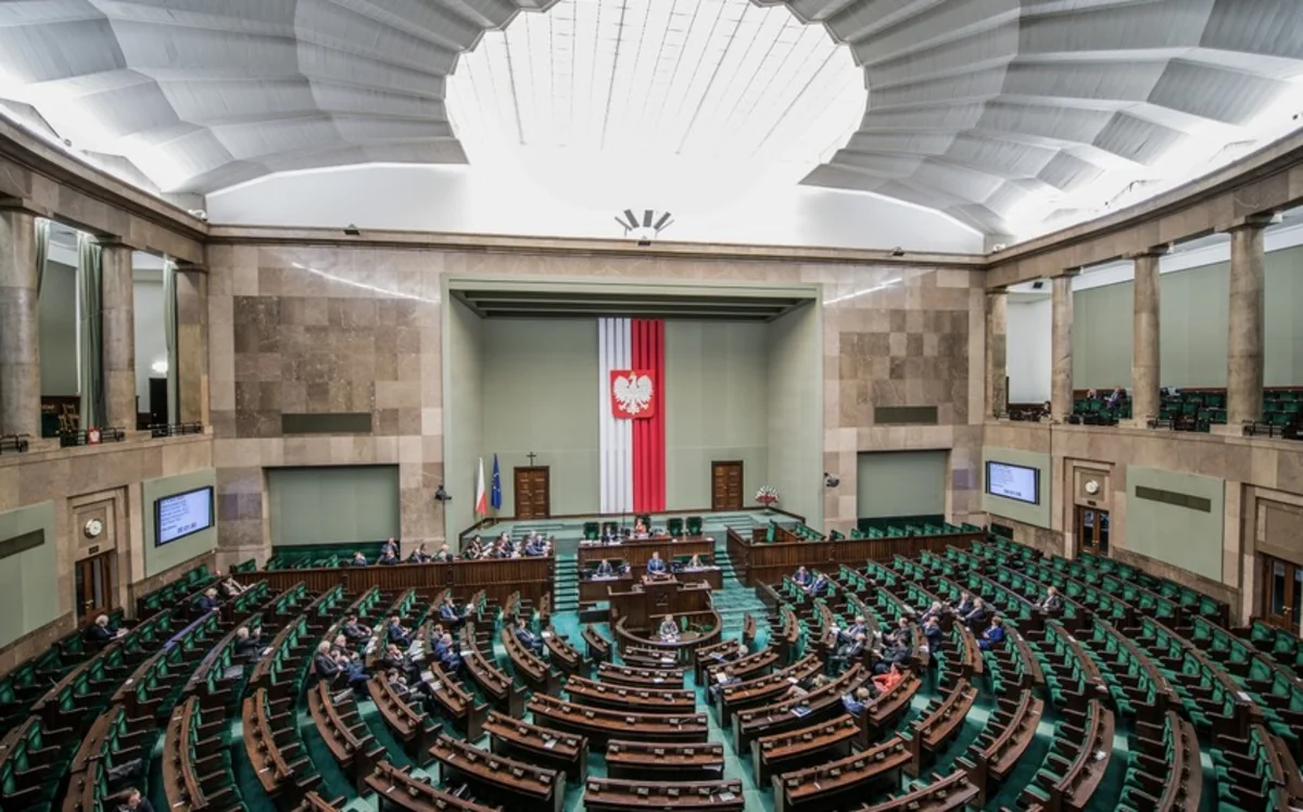Polish parliament votes in Donald Tusk as prime minister