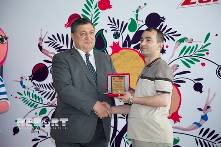 MOK VƏ KİVDF jurnalistləri mükafatlandırıb