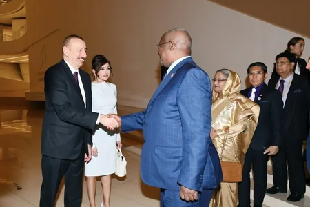 President Ilham Aliyev hosted official reception in honor of heads of state and government participating in Baku Summit
