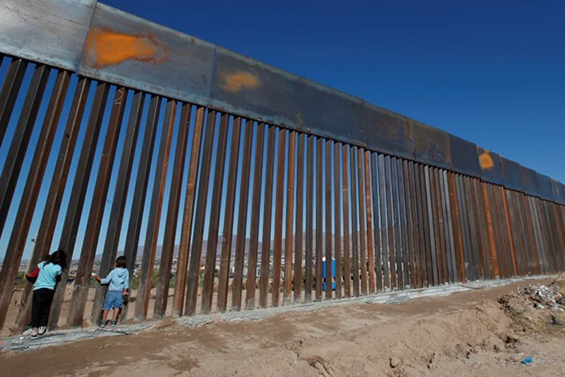ABŞ-ın Müdafiə naziri Meksika ilə yeni divarın inşasına icazə verdi