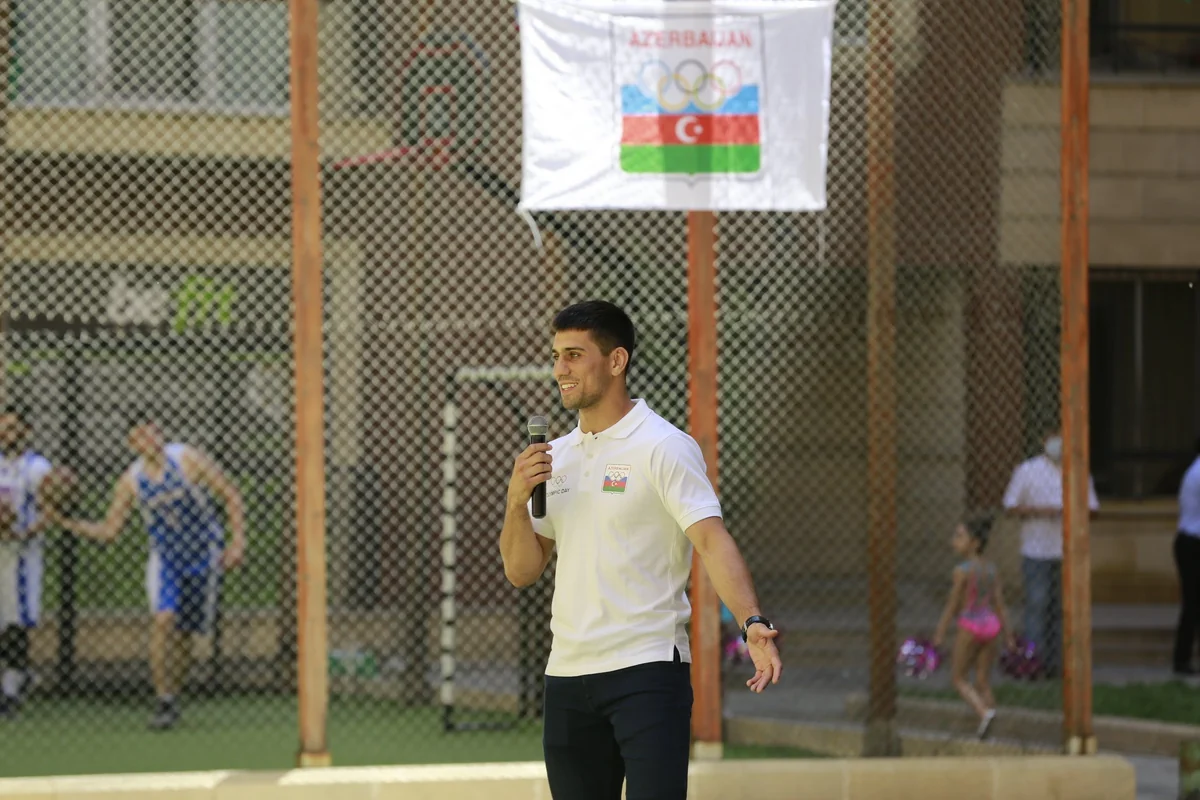 Azərbaycanın tanınmış idmançısı Olimpiya günündə iştirak edib